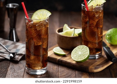 https://image.shutterstock.com/image-photo/rum-cola-cocktail-tall-glasses-260nw-2291998159.jpg