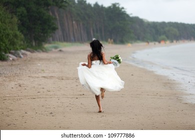 Runaway Bride In The Rain