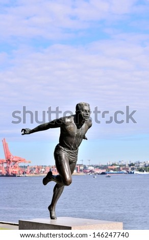 The runner statue in front of Canada Place