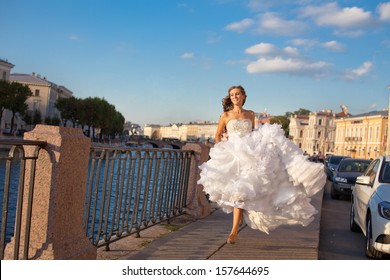 Running Bride Outdoor. Sun Set Time