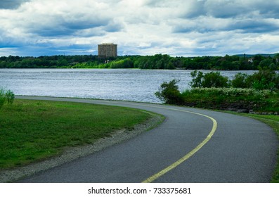 Running Path Along The Ottawa River