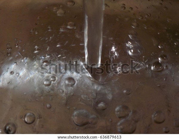 bubbles in tap water