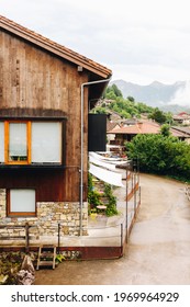 Rural Accommodation In The Small Town Caleao, Asturias, Within The Redes Natural Park, A Biosphere Reserve Since 2001. Caleao, Asturias