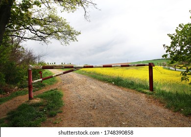 Field Closed Sign Images Stock Photos Vectors Shutterstock