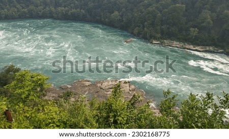 Rushing water of Niagra River