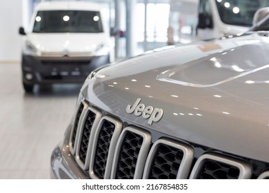 Russia, Izhevsk - March 4, 2022: Jeep Showroom. Jeep Logo On A Bumper Of New Grand Cherokee. Alliance Stellantis. Modern Transportation. Famous World Brand.