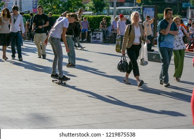 Russia, Moscow, Arbat Street. 08/01/2008. Entertainment of Russian youth on the Arbat. - Shutterstock ID 1219875538