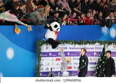 Russia. Saransk. December 22, 2018. Russian Figure Skating Championships-2019. Pairs. Free Skating. Evgenia Tarasova / Vladimir Morozov