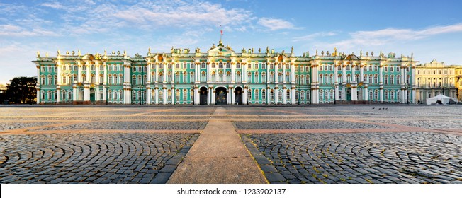 Russia - St. Petersburg, Winter Palace - Hermitage At Day, Nobody