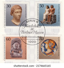 RUSSIA - TOPKI 2022: Stamp Printed In Germany, Shows Queen Cleopatra VII, Couple From The Necropolis Of Giza, Goddess With A Pearl Turban, Majolica Bowl. Art Treasures In Berlin Museums, Circa 1984
