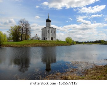 Russia. Vladimir region. Bogolyubovo. Pokrova-Na-Nerli church.         