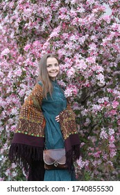 Russian Fashionable Girl In Vintage Pavlovo Posad Shawl. Pink Flowers Of Blossoming Apple-tree, Grade 