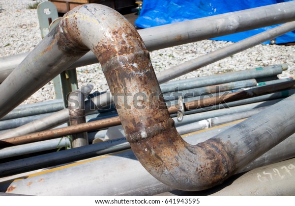 Rust and Corrosion on pipe\
line