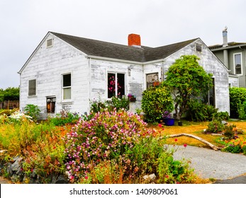 Imagenes Fotos De Stock Y Vectores Sobre Casita Shutterstock