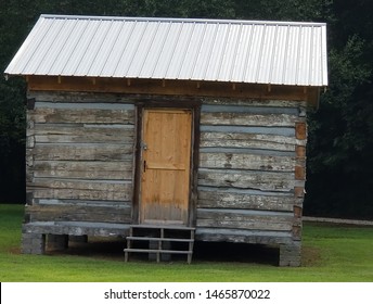 Imagenes Fotos De Stock Y Vectores Sobre Weathered Wooden Roof