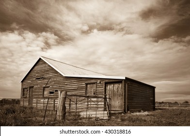 Old Sheds Images Stock Photos Vectors Shutterstock