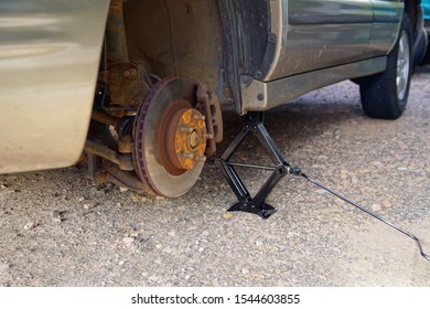 1000 Wheel Jack Stock Images Photos Vectors Shutterstock