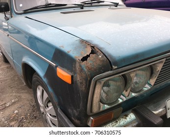 Rusty car
