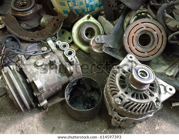 Rusty car alternator\
and starter for scrap