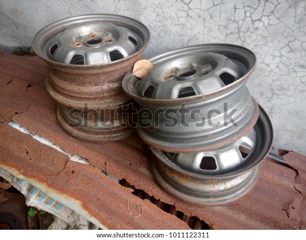 Rusty Car Spare
Parts
