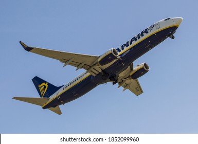 Ryanair Boeing 737-800 EI-DYK (June 2017, Kaunas Airport/Lithuania) 