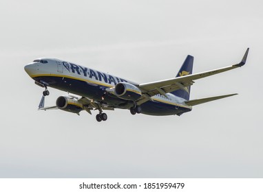 Ryanair Boeing 737-800 EI-EFG (June 2018, Kaunas Airport/Lithuania) 