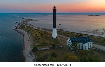 Saarema Sõrve lighthouse at sunset