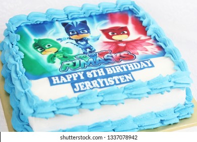 14 Birthday Cake Cartoon 9 Candles Stock Photos, Images & Photography |  Shutterstock
