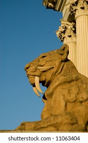 sabertooth tiger statue