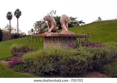Sabertooth Tiger Statue