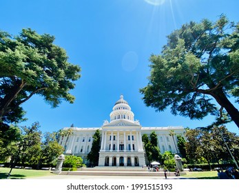 Sac, CA - May 12, 2021: Wide Angle View Of The Front Of California State Capitol Building On A Hot Day.