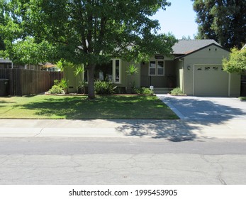 Sacramento, CA, USA, 9-09-2021: A Suburban House On A Quiet Street.