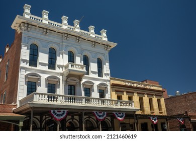 Sacramento, California, USA - 2021 July 5: Facade Of A White House With Balcony In Old Town Sacramento