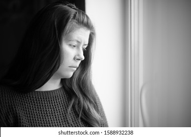 24,070 Sad woman looks out window Images, Stock Photos & Vectors ...