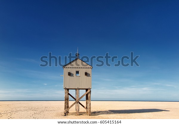 Uitgelezene Safe House Drowning Persons On Beach Stock Photo (Edit Now) 605415164 UH-75