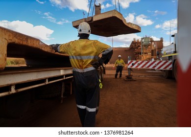 Safe Workplace Crane Lifting Safety Supervisor Conducting Safety Check On Workers While Crane Being Lift Heavy Load Construction Mine Site, Perth, Australia 