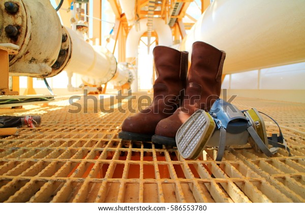 safety shoes for oil and gas industry