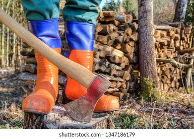 Safety Rubber Boots For Lumberjacks, A Must Have For All Forestry Work.
