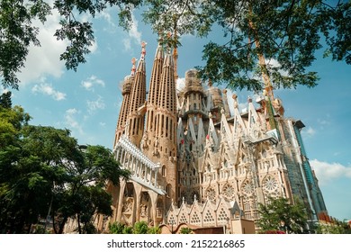 Sagrada Familia seen from the park