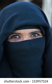 SAHARA DESERT, EGYPT - YAN 26: Portrait Of The Unknown Young Berber Woman In The Sahara Desert, Egupt, Yanuary 26, 2010. Tribes Of Bereber Wander Across All North Africa From Morocco To Egypt.