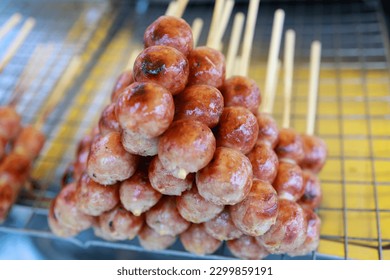 Sai krok Isan is a fermented sausage originating from the Lao living in the northeastern provinces of Thailand. 