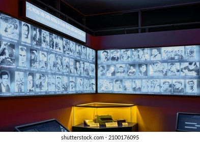 Saigon, Vietnam - November 23, 2019: War Remnants Museum, A Light Panel With The Photographers Who Died In Indochina War