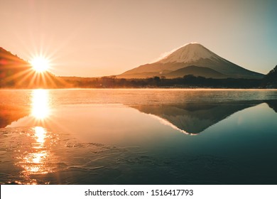 Saiko Lake Near Mt.fuji In Winter Scence