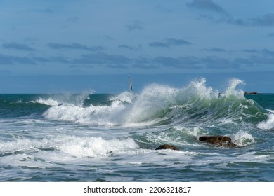 rough water sailboat