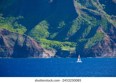 Sailing along the Na pali Coast of Kauai - Powered by Shutterstock