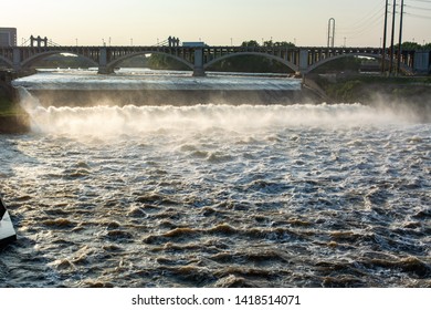 Saint Anthony Falls, Minneapolis, Minnesota, USA