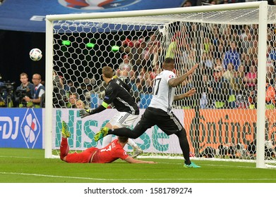 SAINT DENIS FRANKREICH STADE DE FRANCE 16.Juni 2016, Fussball EURO 2016 Deutschland Vs Polen

By Liknks Arkadiusz Milik Poland Manuel New Germany Jérôme Boateng Germany