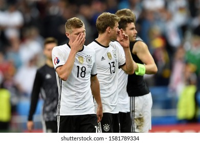 SAINT DENIS FRANKREICH STADE DE FRANCE 16.Juni 2016, Fussball EURO 2016 Deutschland Vs Polen

Disappointed From Left Toni Kroos Germany Thomas Müller Germany