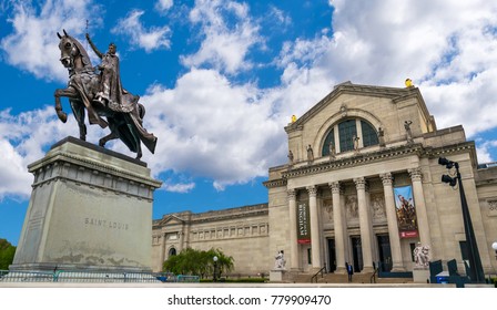 Saint Louis, MO USA - 04/24/2015 - Saint Louis Equestrian Statue And Saint Louis Art Museum
