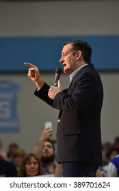 Saint Louis, MO, USA - March 12, 2016: Republican Presidential Candidate Ted Cruz Spoke To A Standing-room-only Crowd In The Parkway West High School Gymnasium.